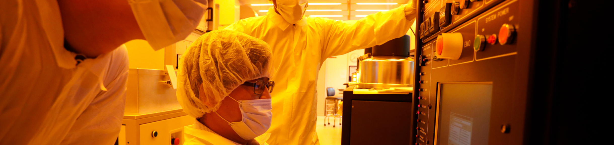 cleanroom lab workers